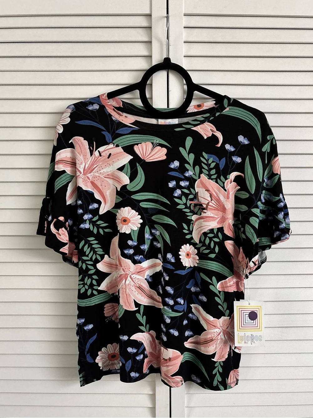 LuLaRoe Black Floral Flutter Sleeve Dahl Cropped Top, Size: XS, NWT